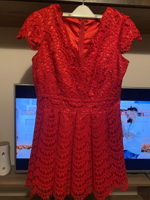 Rochie roșie ocazie