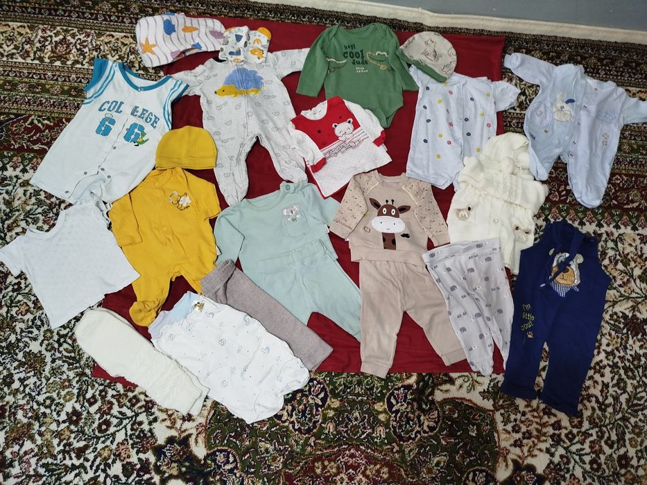 Chaqaloq kiyimlari tez va arzon hammasi 200ming sum bo'liwi