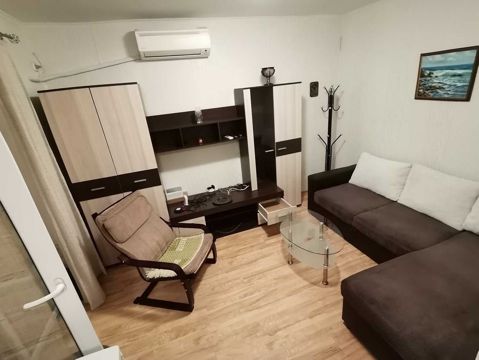 Дава се под наем Едностаен апартамент в Бургас, Възраждане - 38 кв.м за 132.6 € - Снимка #1