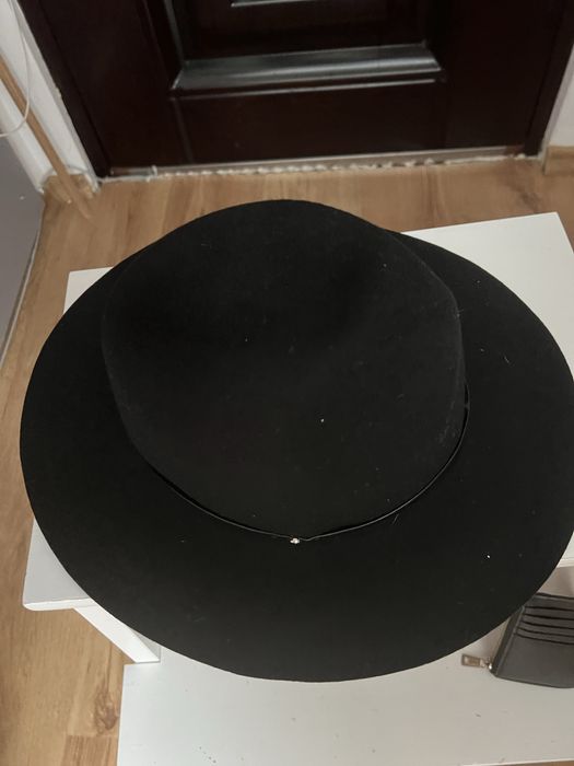 Черна вълнена шапка Vero Moda