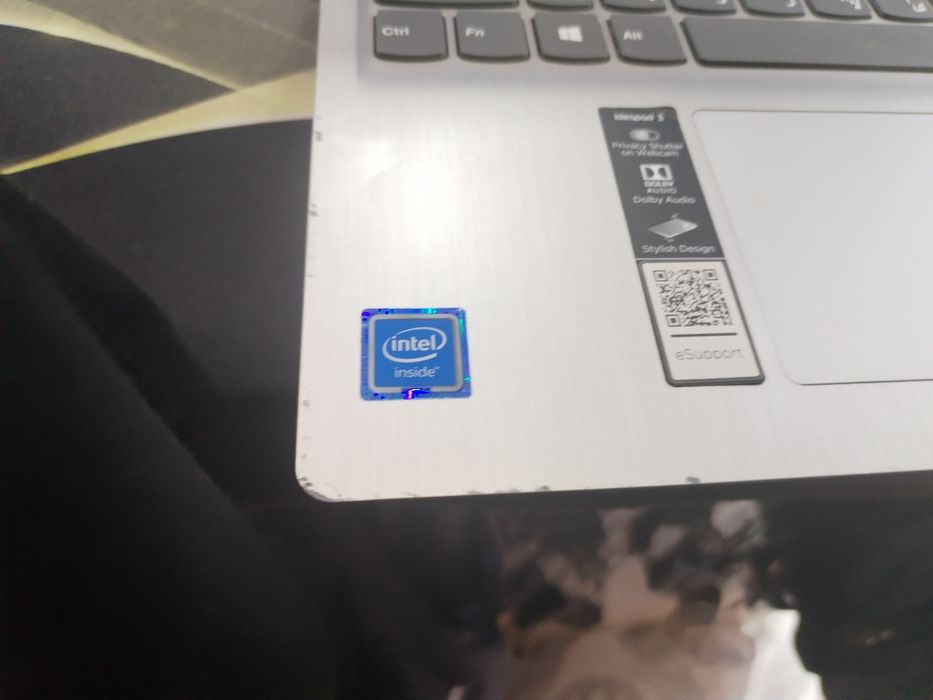 Noubook sotiladi Lenovo