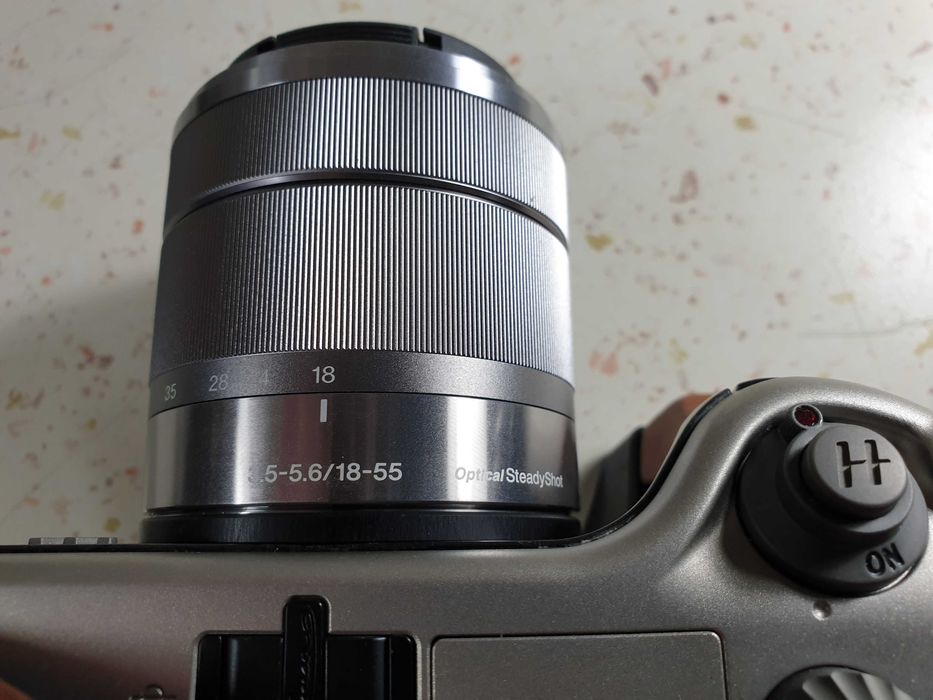 Aparat foto Hasselblad Lunar - NOU .