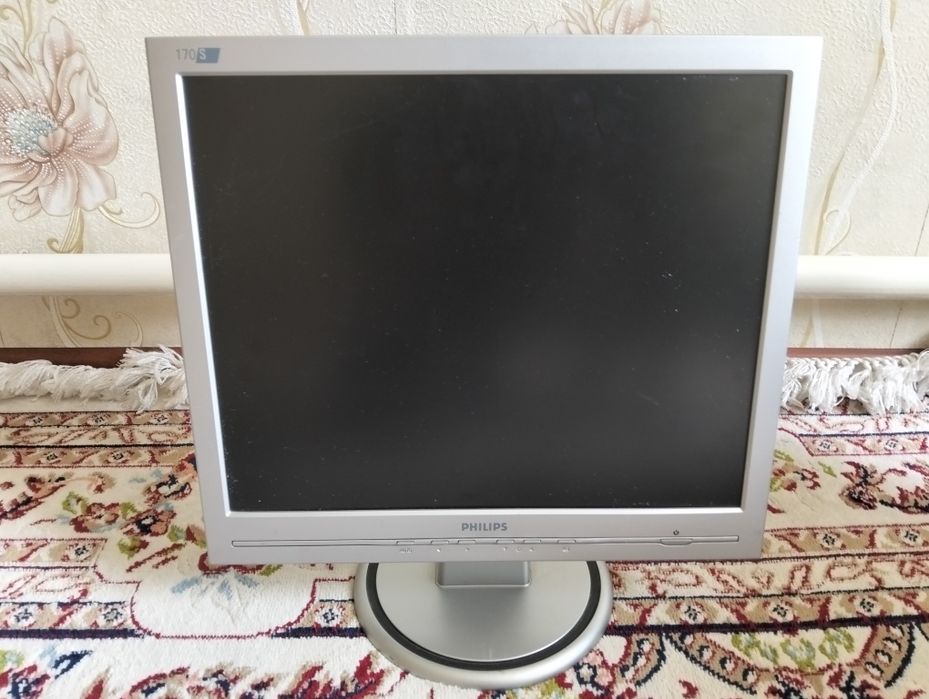 Монитор 17дюймов