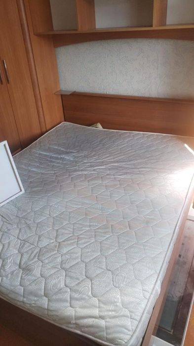 Продам спальный гарнитур