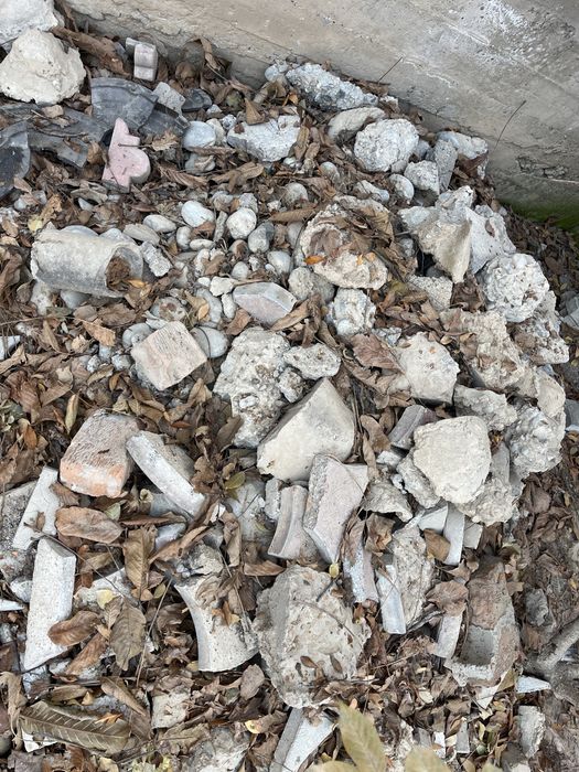 Отдам даром камни и остатки брусчатки