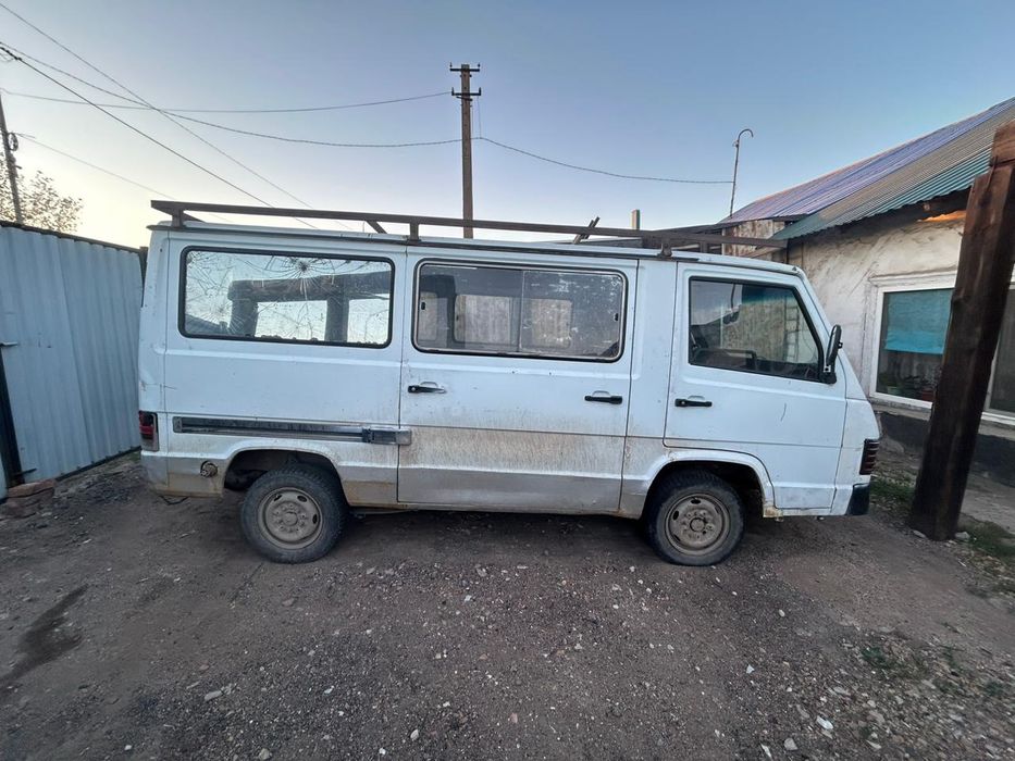 Мерседес мв 100.