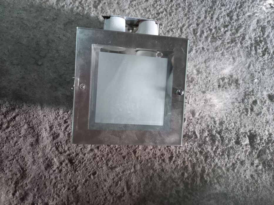 Лампи за окачен таван