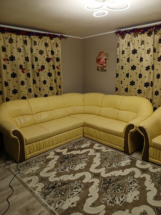 Vând colțar din piele