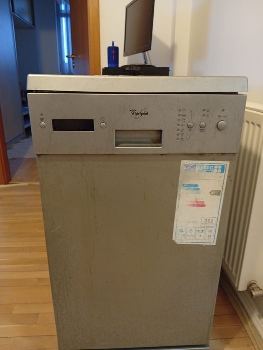 Vând mașină spălat vase Whirlpool cu 8 programe