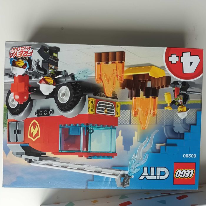 Писта и играчки Нови, запечатени