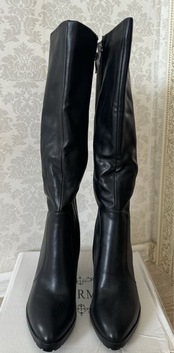 Продаётся женские новые сапоги