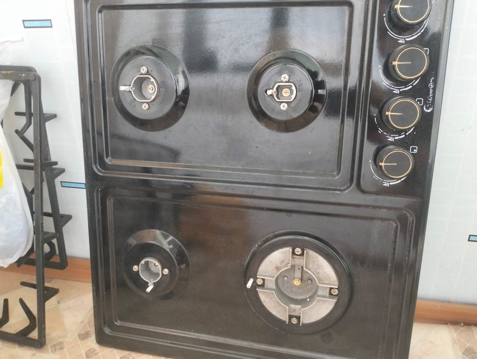 Продам газ плиту