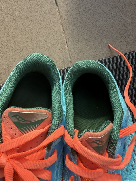 Продавам Saucony endorphin speed - 43 номер.