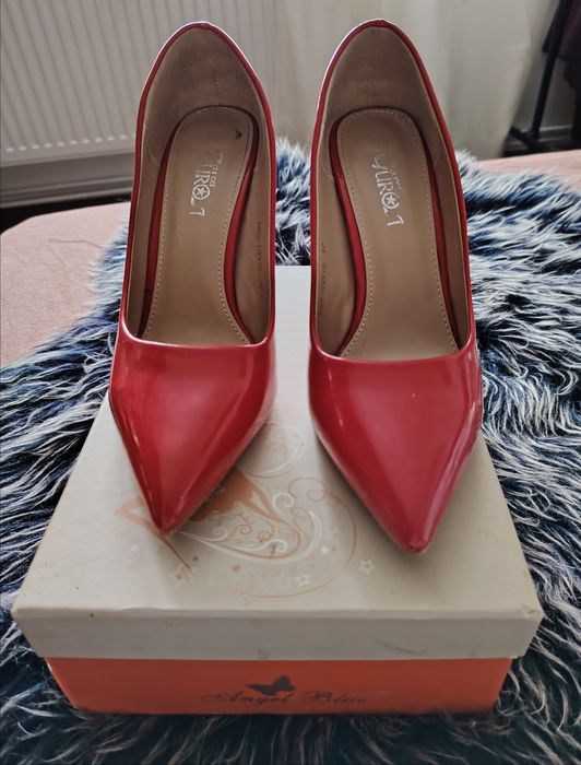 Pantofi stiletto roșii, 37