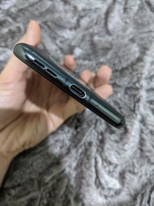 Продам телефон Motorola razr 40 ultra 12/256