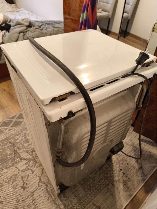 Продам газ плиту все работает