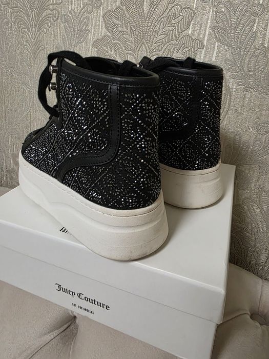 Tenesi 40 noi Guess