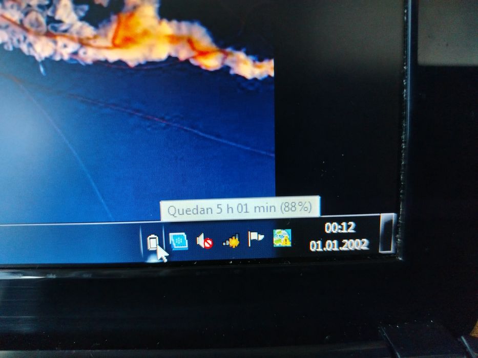 Laptop micuț stare impecabilă estetic și funcționare