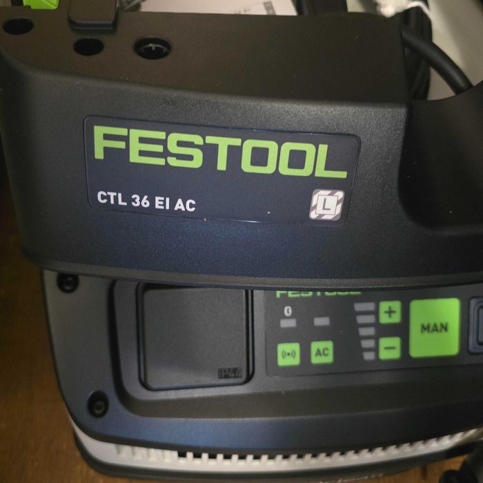Mобилна прахосмукачка Festool, модел CTL 36 EI AC-PLANEX, за жираф