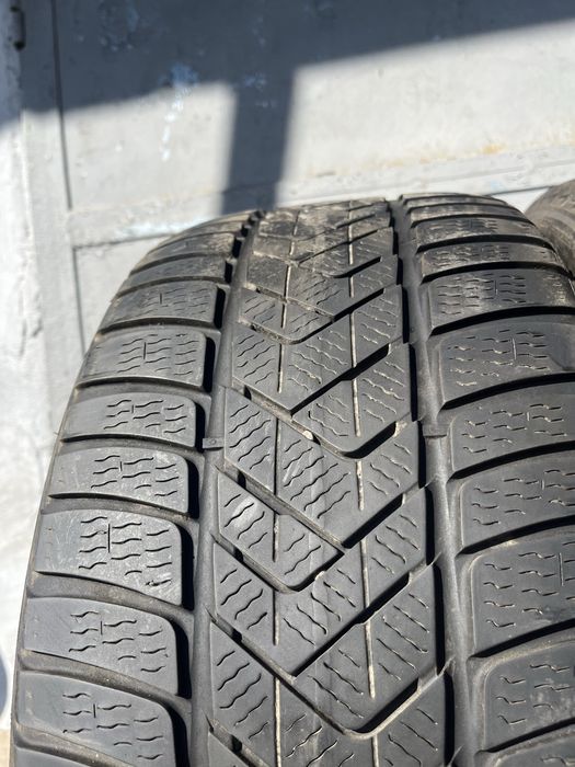 2 бр. зимни гуми 245/40/18 Pirelli MO DOT 3422 4,5 mm
