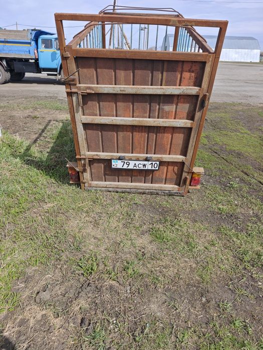 Скотовозка легковой