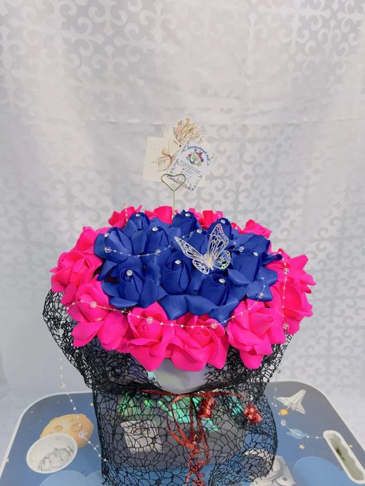 Цветы Подарки конфеты