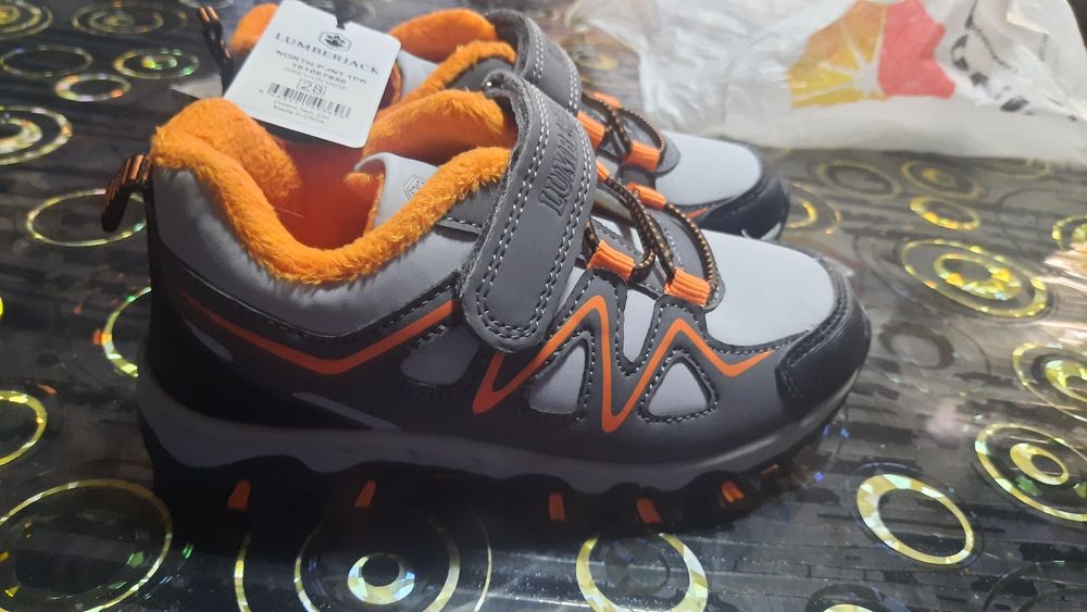 Кроссовки Отличного качества новые