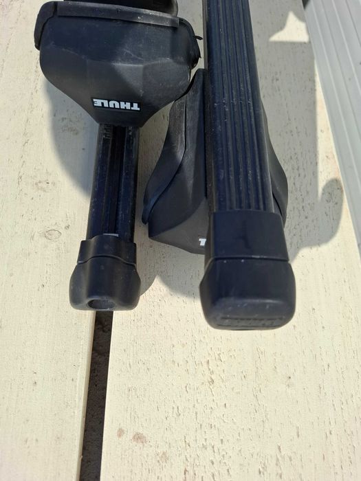 Thule Roofbar (универсален багажник за монтаж на рейлинг)