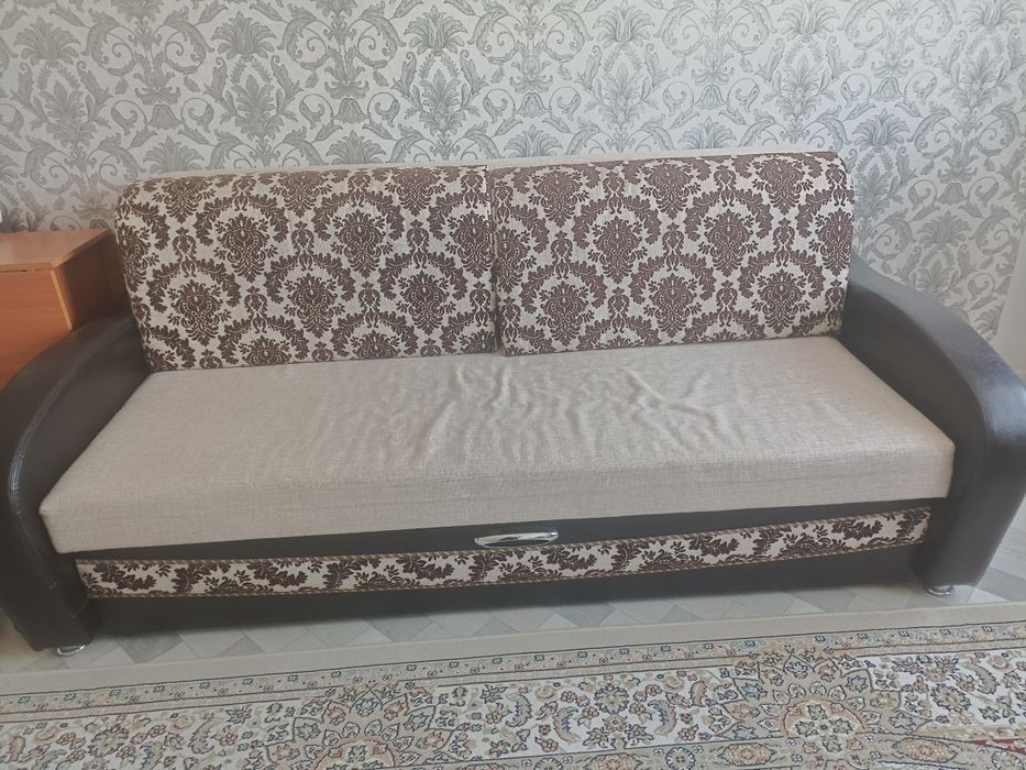Продается Диван в хорошем состояние
