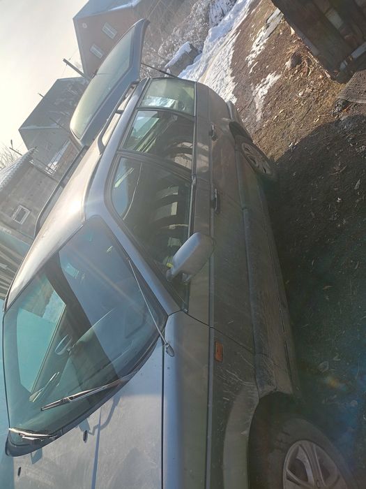 Продам срочно  машину