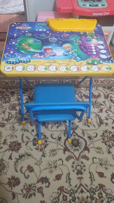 Парта детская со стулом