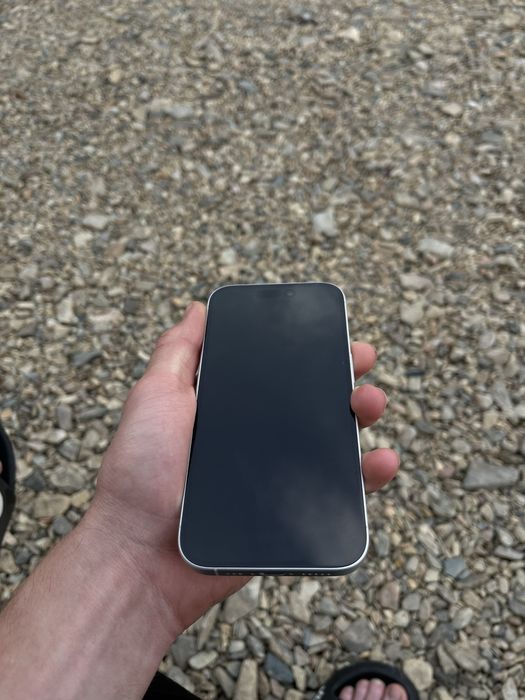 Продам Iphone 16