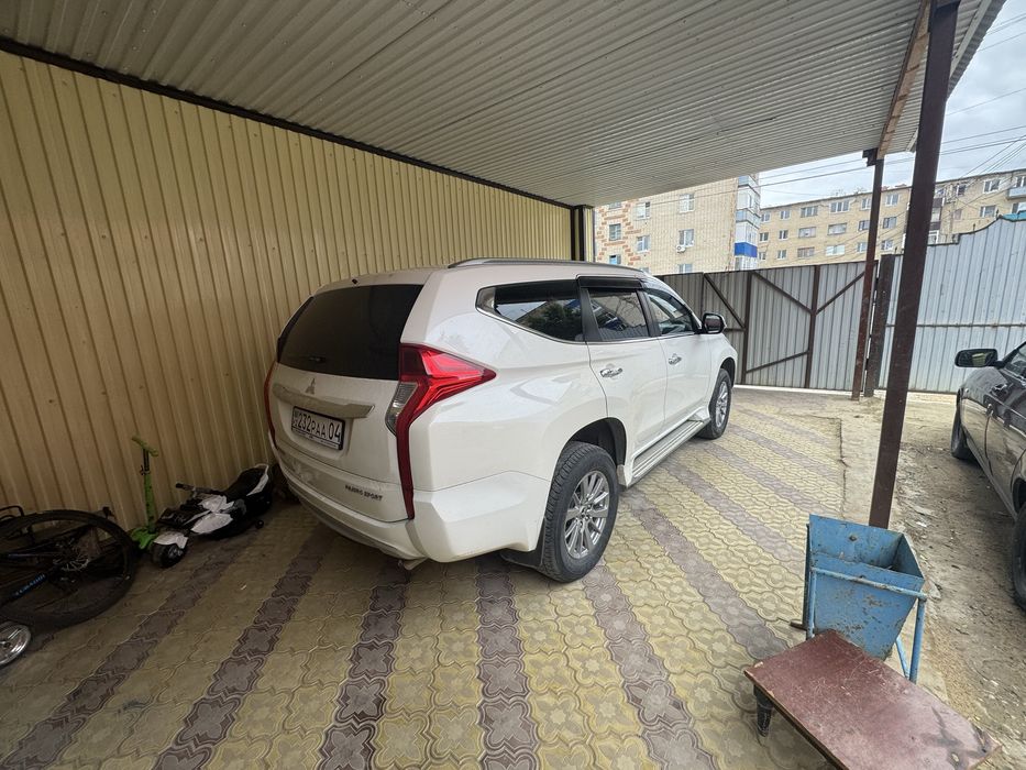 Mitsubishi паджеро спорт