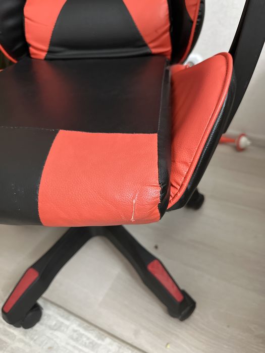 Срочно продам игровое кресло.