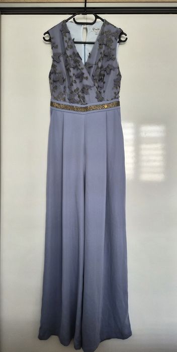 Син гащеризон със широки крачоли