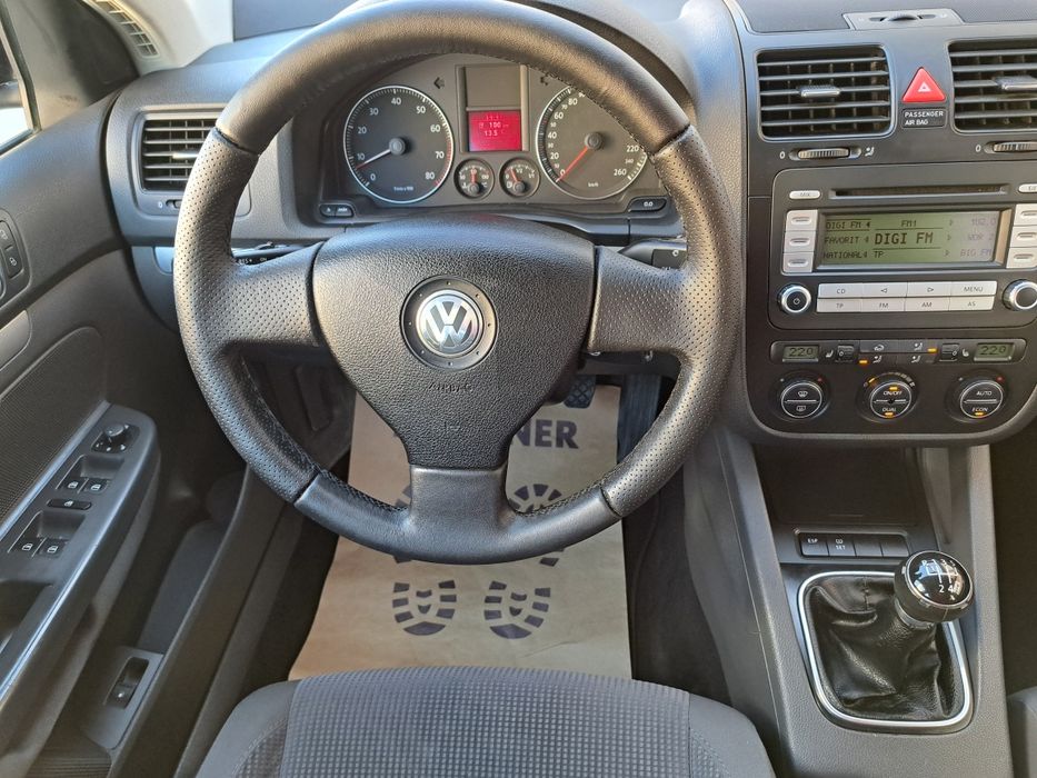Volkswagen Jetta 1.6 MPI (clasic) 102cp.  an 2007,  import Germania.