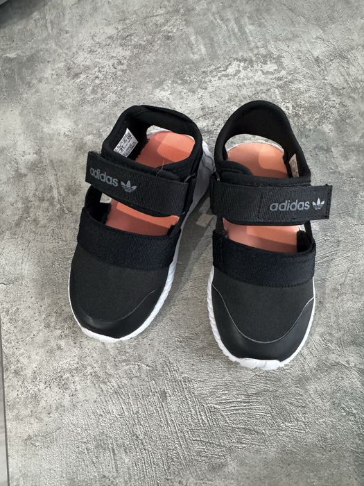 Продам сандалии Adidas оригинал