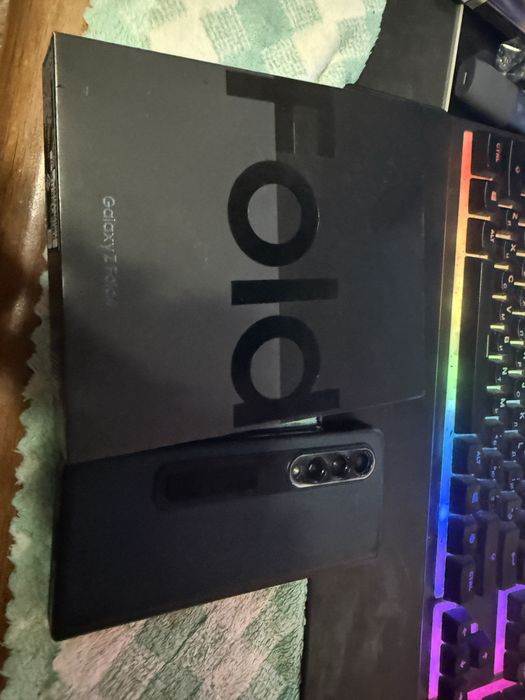 Продам Samsung Z Fold4