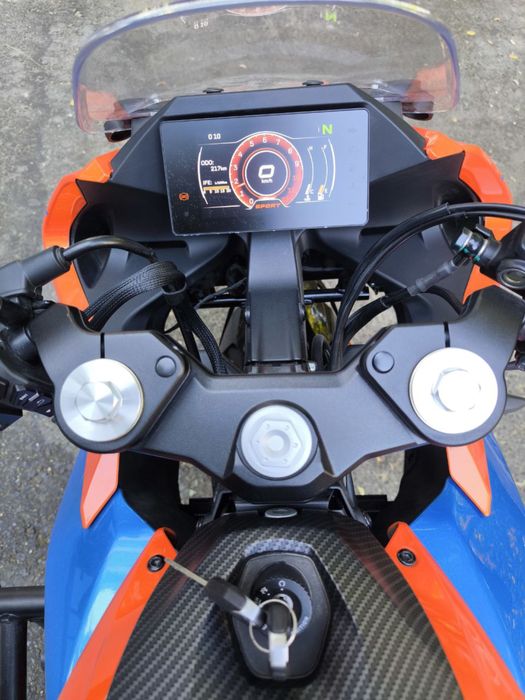 CFmoto 300 sr. 2024yil. Yangi ideal. Dugalar qo’yilgan. 30 ot kuchi.