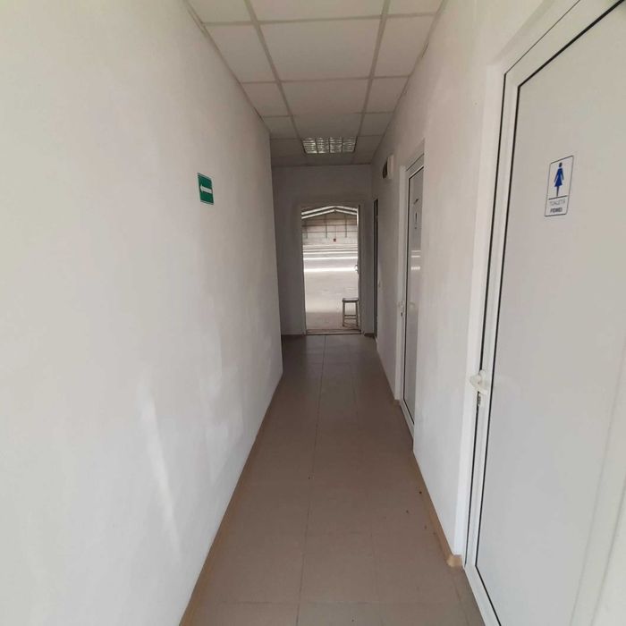 Hală industrială de 2.250 mp, pentru industrie sau agricultură, situată pe un teren de 30.000 mp.