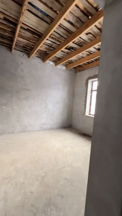 Zangiota tumani Bos suv da 2.3 sotix 4 xona