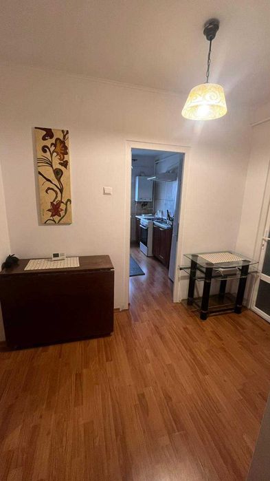 Cameră liberă pentru o colegă de apartament – vibe de student life!