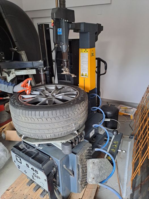 Машина за монтаж на гуми SICE, CORGHi, TecoS45 с рамене  ЗА RFT, подем