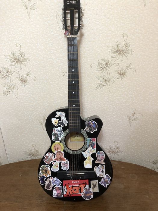 Гитара шестиструнная Joker в отличном состоянии