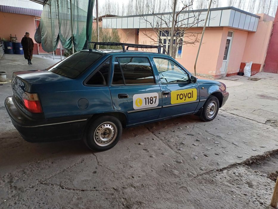 Daewoo nexia 1.  1998