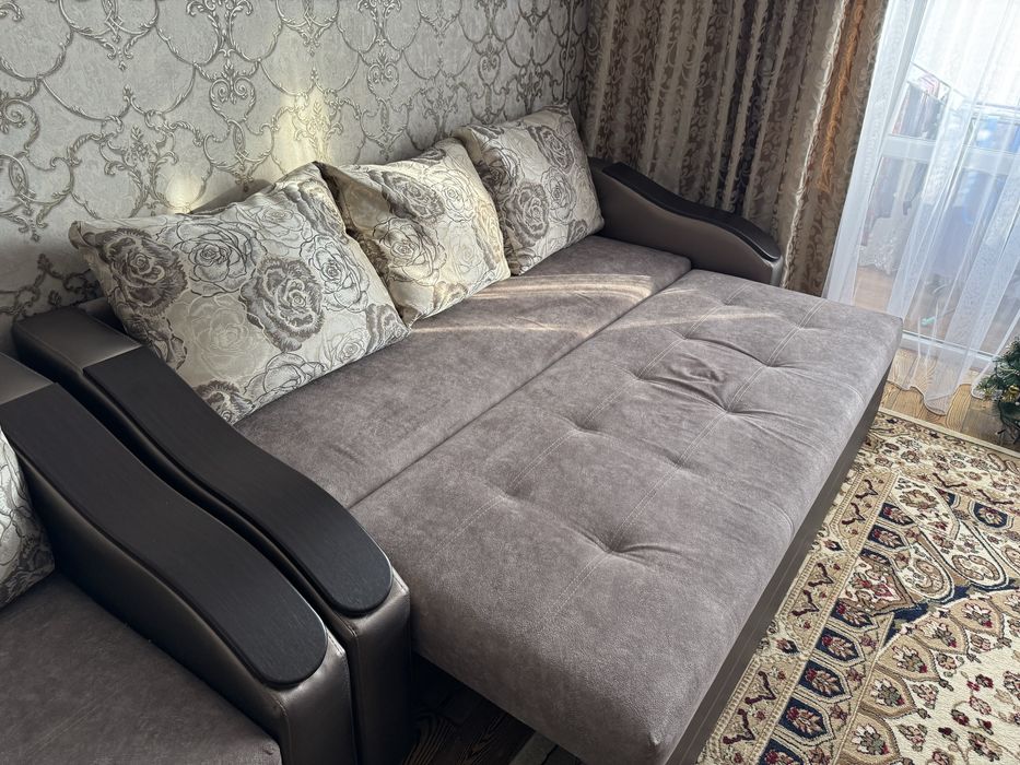 Диван с креслом раздвижные