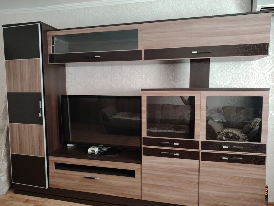 Стенка в гостиную, в хорошем состоянии.