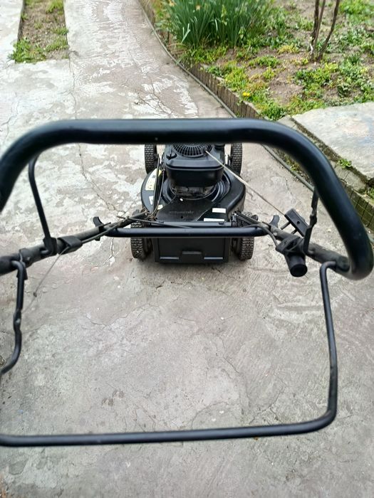 Самоходна косачка 5 к.с. марка Брикс.