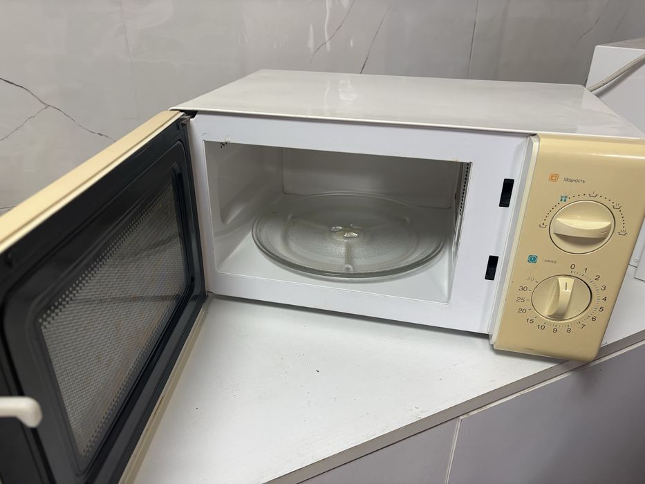 Продам рабочую микроволновку б/у