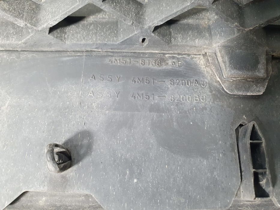 Grila bara fata 4m51-8138-ae Ford Focus 2 (facelift) (2008 - 2011)